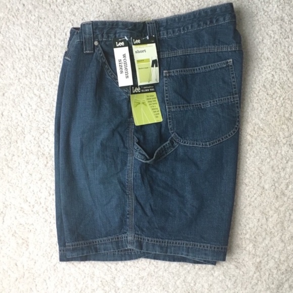 Lee Carpenter Dark Stone Wash Shorts size 18WM - Picture 1 of 6
